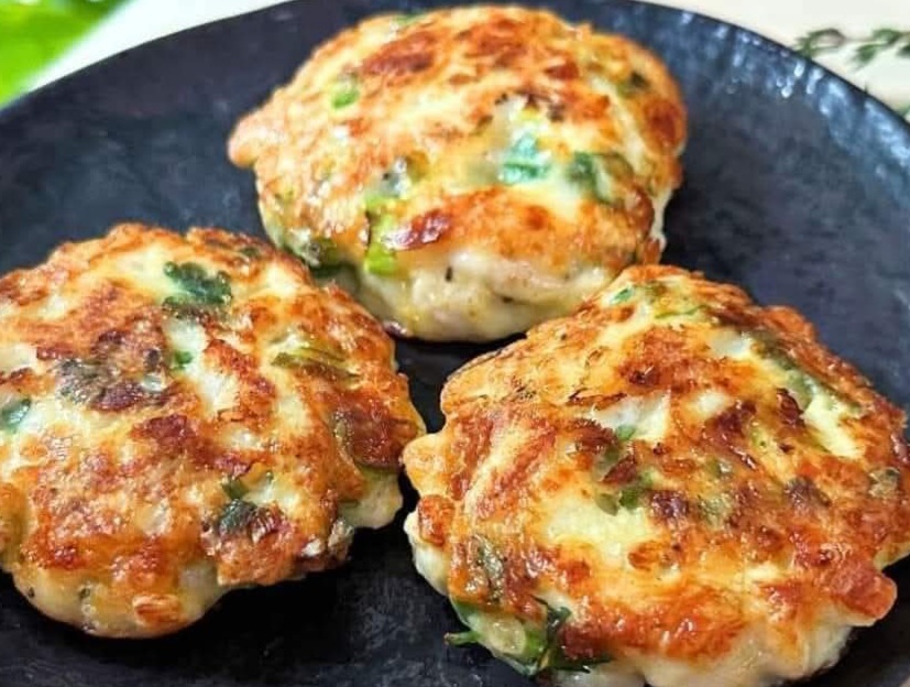 Irresistible Chicken Patties with Mozzarella