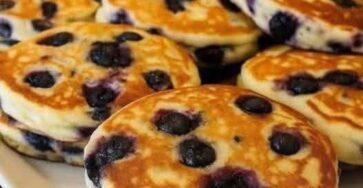 How to Make Fluffy Blueberry Protein Pancakes