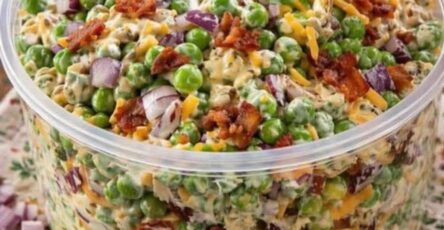 The Ultimate Creamy & Crunchy Bacon Pea Salad