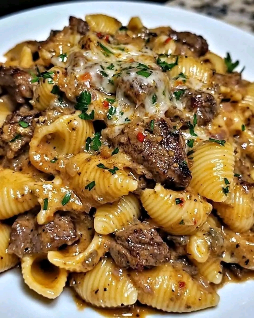 Garlic Steak and Shells Pasta
