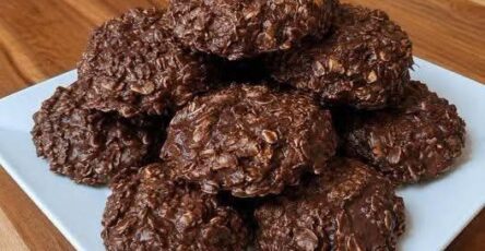 No-Bake Chocolate Oatmeal Cookies