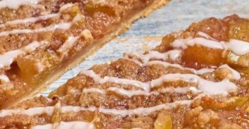 Apple Streusel Dessert Pizza
