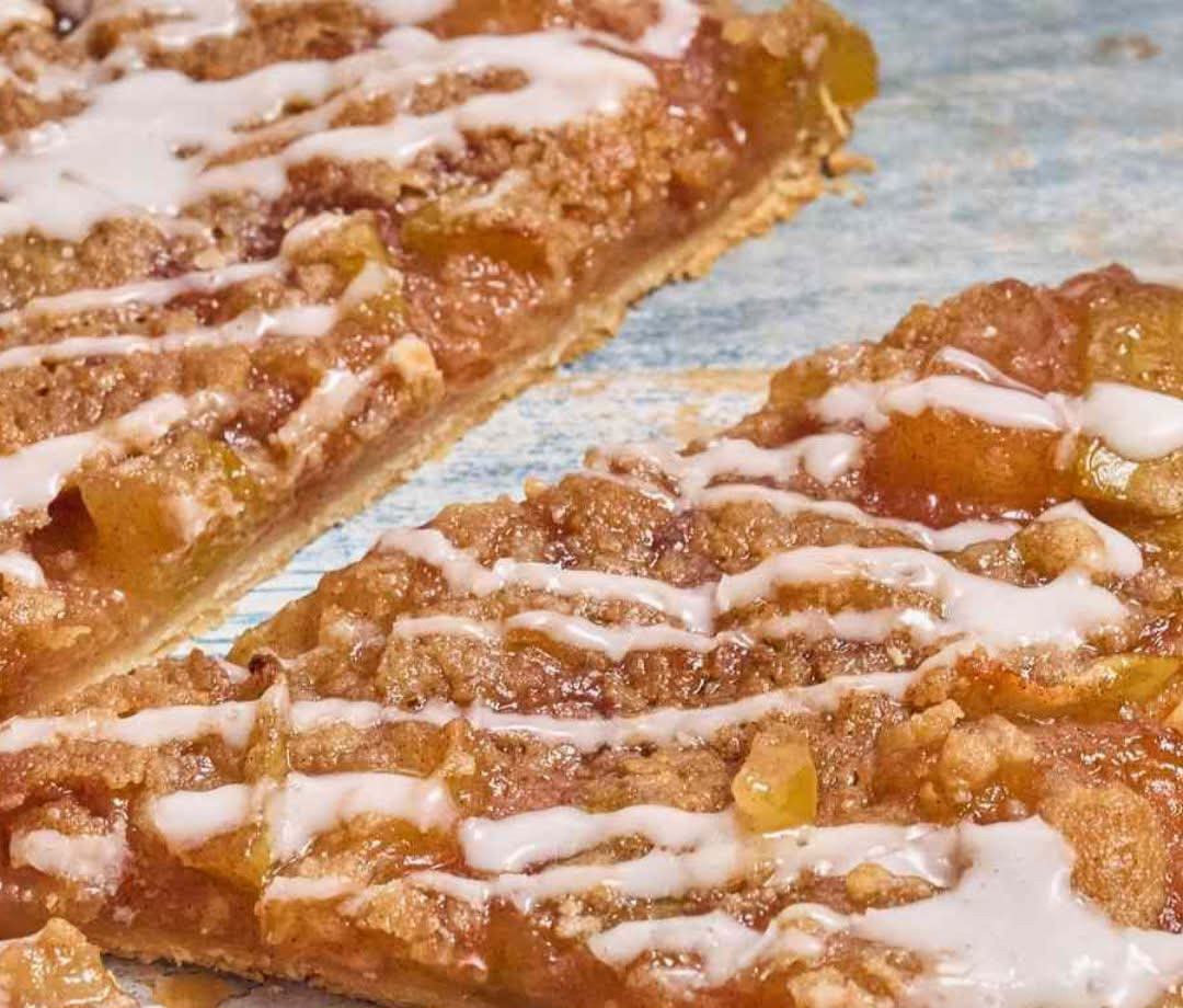 Apple Streusel Dessert Pizza
