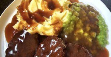 British Savoury Minced Beef Pies