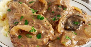 Cube Steak with Mushroom and Onion Gravy