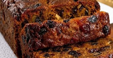 Classic Old-Fashioned Christmas Fruitcake